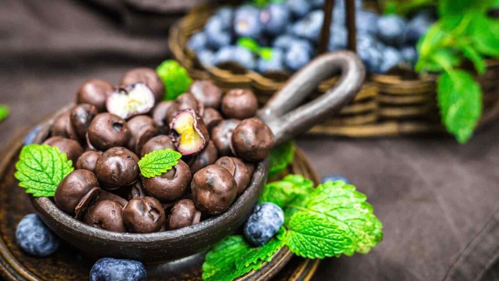 Blueberries In Dark Chocolate recipe