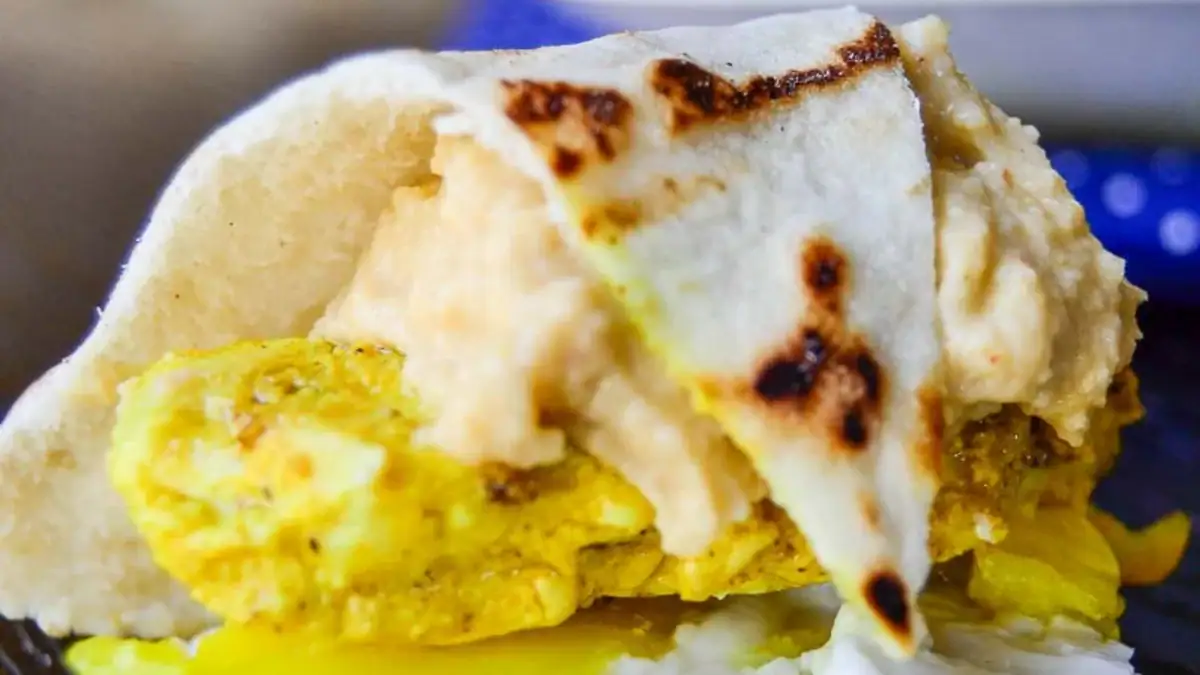 Close up of chicken shawarma.